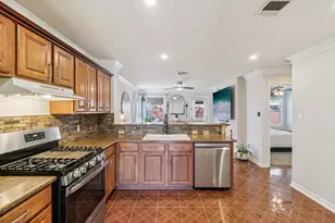 13508 Sierra Wind Ln, Elgin, TX 78621 - Photo 5