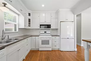 674 E Walnut St, La Grange, TX 78945 - Photo 15