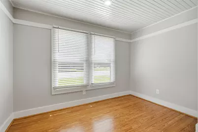 674 E Walnut Street, La Grange, TX 78945 - Photo 17