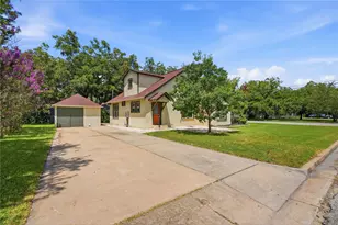 674 E Walnut St, La Grange, TX 78945 - Photo 39