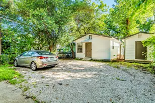 2610 E 3rd St, Austin, TX 78702 - Photo 15
