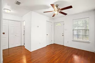 2610 E 3rd St, Austin, TX 78702 - Photo 9