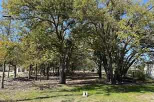 699 S Cotrell St, Bartlett, TX 76511 - Photo 1