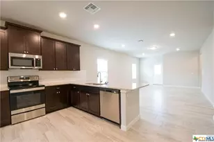 2819 Wheatfield Wy, New Braunfels, TX 78130 - Photo 3