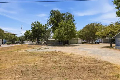 208 Highway 79, Hutto, TX 78634 - Photo 37
