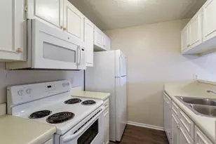 1602 Mill St, San Marcos, TX 78666 - Photo 3