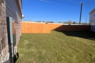 417 Lake Sweetwater Ln, Buda, TX 78610 - Photo 5