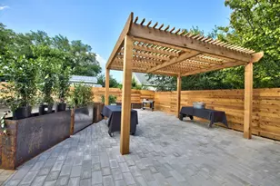 924 E 51st St, Austin, TX 78751 - Photo 13