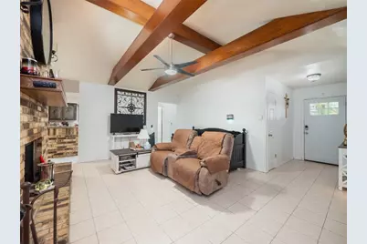 108 Lei Court, Bastrop, TX 78602 - Photo 5