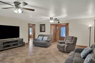 191 Jordan Ln, Elgin, TX 78621 - Photo 3