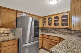 191 Jordan Ln, Elgin, TX 78621 - Photo 9