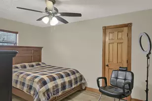 191 Jordan Ln, Elgin, TX 78621 - Photo 15
