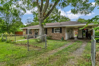 407 Hill Street, Smithville, TX 78957 - Photo 1