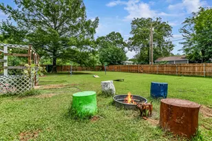 407 Hill St, Smithville, TX 78957 - Photo 15