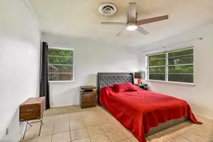 407 Hill St, Smithville, TX 78957 - Photo 11