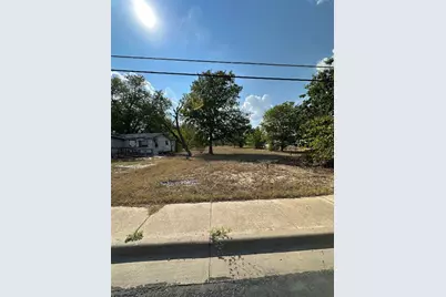 2210 Pecan Street, Bastrop, TX 78602 - Photo 3
