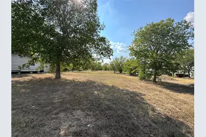 2210 Pecan Street, Bastrop, TX 78602 - Photo 5
