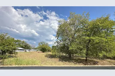 2210 Pecan Street, Bastrop, TX 78602 - Photo 9
