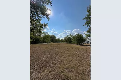 2210 Pecan Street, Bastrop, TX 78602 - Photo 5