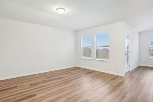 104 Honey Bee Rd, Jarrell, TX 76537 - Photo 5