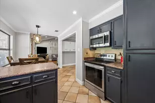 208 Maple Dr, Mountain City, TX 78610 - Photo 13