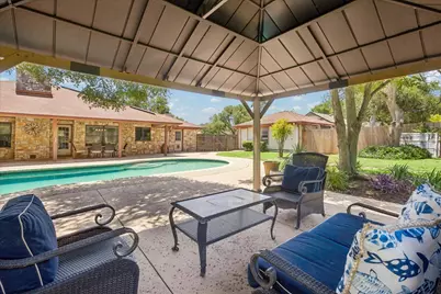 208 Maple Drive, Mountain City, TX 78610 - Photo 9