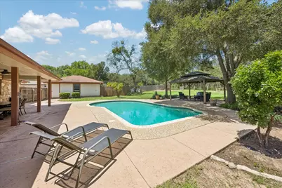 208 Maple Drive, Mountain City, TX 78610 - Photo 25