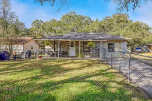 504 Hickory St, Smithville, TX 78957 - Photo 1