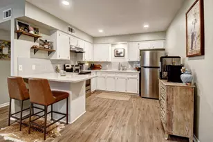 504 Hickory St, Smithville, TX 78957 - Photo 11