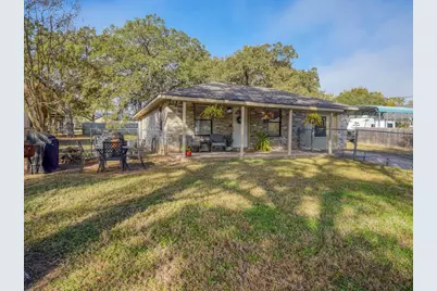 504 Hickory Street, Smithville, TX 78957 - Photo 3