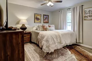 504 Hickory St, Smithville, TX 78957 - Photo 17