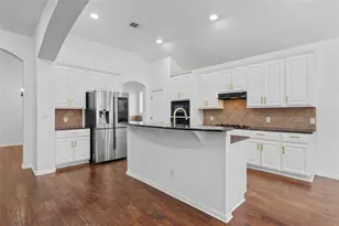 10421 Hansa Dr, Austin, TX 78739 - Photo 11
