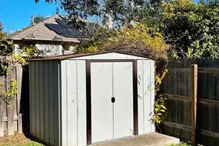 114 Ambrose Dr, Pflugerville, TX 78660 - Photo 21