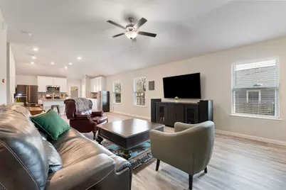 131 Rains, Kyle, TX 78640 - Photo 3