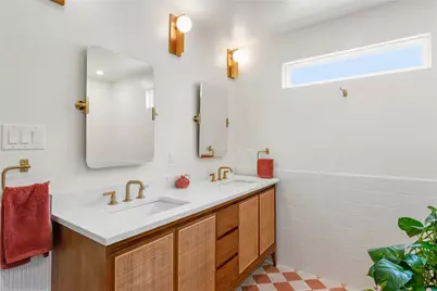 7523 Meadowview Lane, Austin, TX 78752 - Photo 17