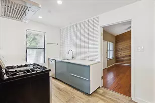 300 Tilbury Ln, Austin, TX 78745 - Photo 15