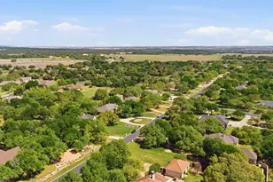 404 10 Oaks Dr, Georgetown, TX 78633 - Photo 37