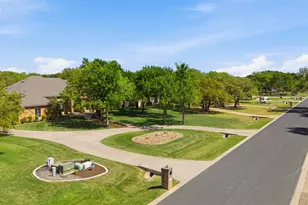 404 10 Oaks Dr, Georgetown, TX 78633 - Photo 5