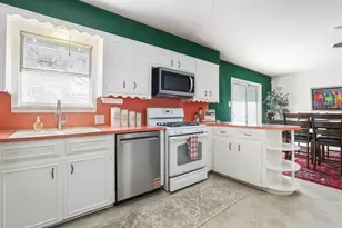 8511 Burrell Dr, Austin, TX 78757 - Photo 11