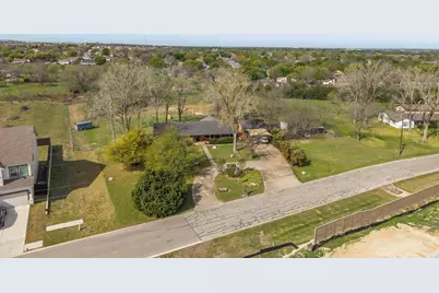 902 Ray Berglund Boulevard, Round Rock, TX 78664 - Photo 3