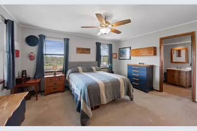 902 Ray Berglund Boulevard, Round Rock, TX 78664 - Photo 15