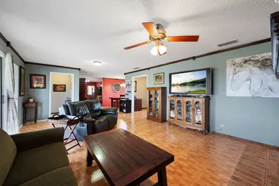902 Ray Berglund Boulevard, Round Rock, TX 78664 - Photo 9