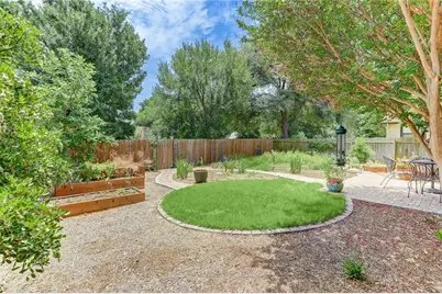 7809 Wakefield Drive, Austin, TX 78749 - Photo 7