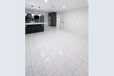 2014 Pecan Street, Bastrop, TX 78602 - Photo 3