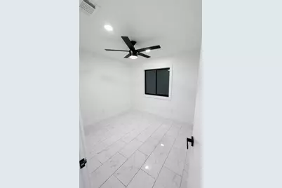 2014 Pecan Street, Bastrop, TX 78602 - Photo 11