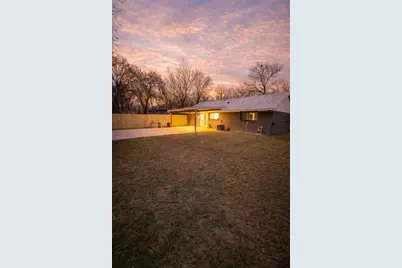 2014 Pecan Street, Bastrop, TX 78602 - Photo 13