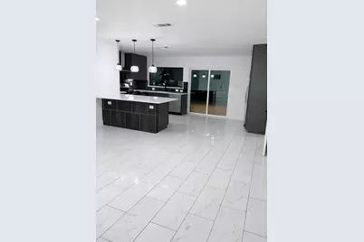 2014 Pecan Street, Bastrop, TX 78602 - Photo 5