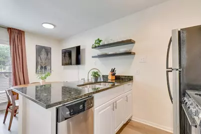 2401 Manor Rd #129, Austin, TX 78722 - Photo 15