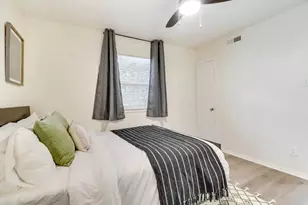 2401 Manor Rd, Austin, TX 78722 - Photo 11