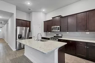 1941 Colonial Ave Ave, New Braunfels, TX 78130 - Photo 3